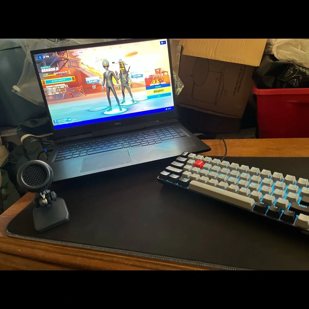 I am selling a Dell g7 17 gaming laptop core i7 rtx2070 message me for info